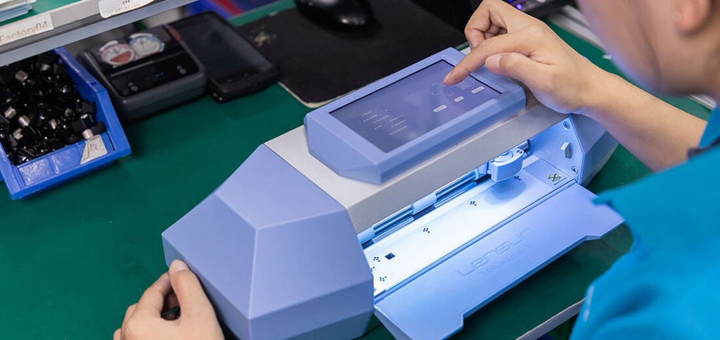 Lensun CustomizPro+ Intelligent Cutting Machinewith BIG Tablet (LS-302D)