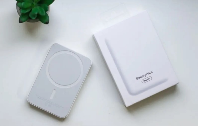 Magsafe White Battery Pack 5000 mAh